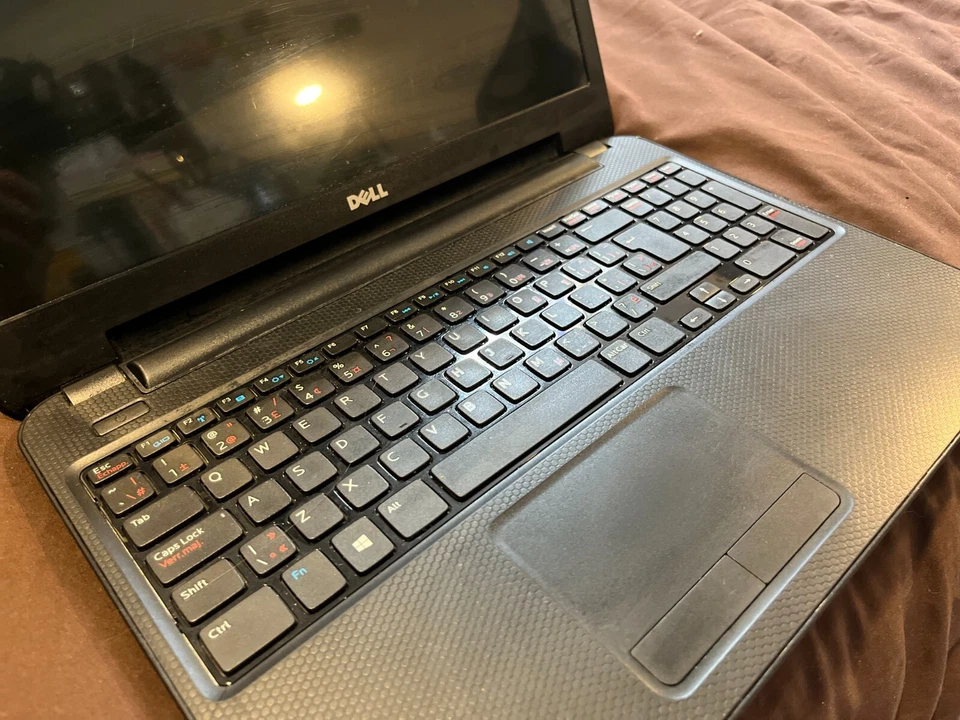 Black Dell Inspiron 3531 15 inch laptop with Windows 8 | Used-Like New - Image 2 of 4