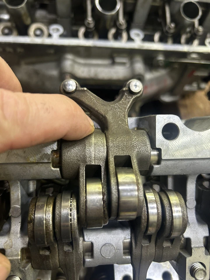 Braço balancim de admissão Acura 3.7l TL SH AWD 14620-R72-A02 usado - Imagem 3 de 4