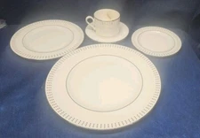 2006 Lenox Fine China Herald Square Platinum 5 Piece Place Setting New In Box 