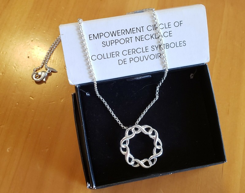 NEW BOXED 2011 AVON EMPOWERMENT CIRCLE OF SUPPORT SILVER TONE NECKLACE -16.25"+