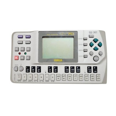 YAMAHA / QY70 Handy Sequencer with Integrated Sound Source