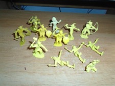 12 RUBBER Marx 1960s Yellow Fort Apache  Indans