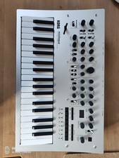 Korg Minilogue analoger Synthesizer OVP