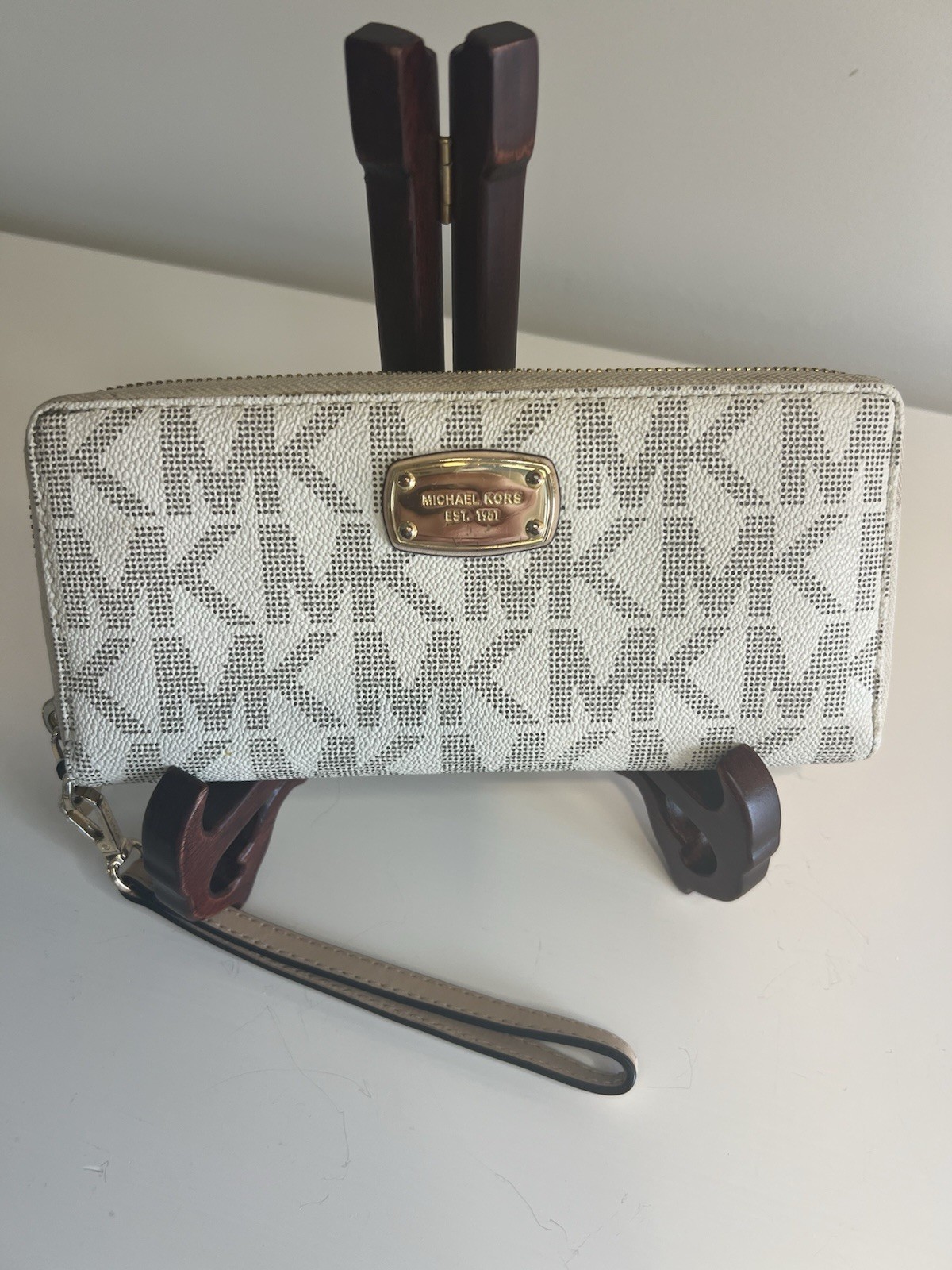 Michael Kors MK Logo Wristlet Wallet BeigeGold Tone Zip Around MK Signature