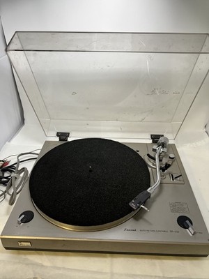 Vintage SR-232 Sansui Turntable - FOR PARTS OR REPAIR- DOES NOT WORK!