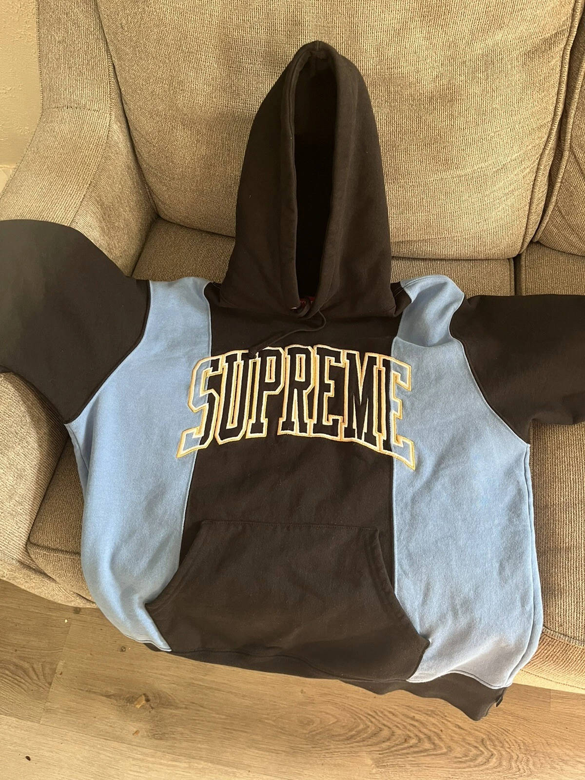   SUPREME Sweat shirt à capuche arc lambrissé FW19 