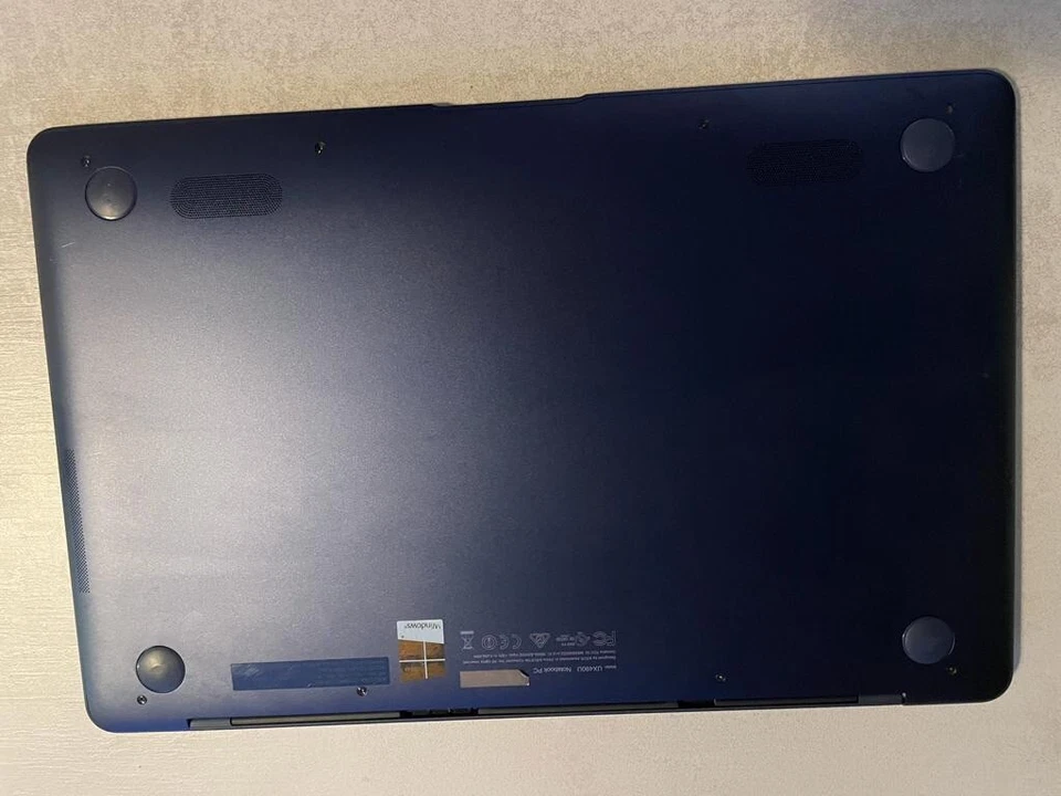 Asus Zenbook 3 Deluxe UX490 - Imagen 3 de 4