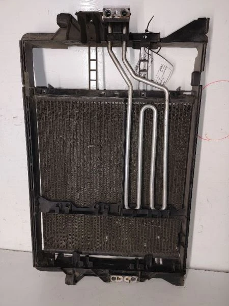 CONDENSADOR BMW 540I AC 98 99 00 01 02 03 Foto 4 de 4