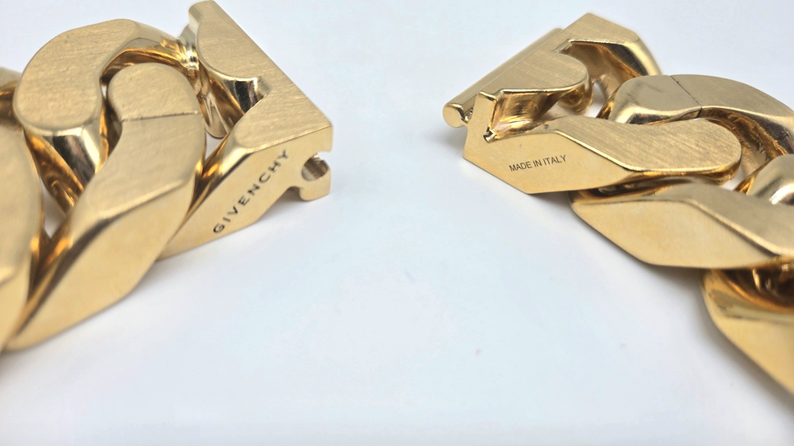 Givenchy Large G Link Chain Statement Necklace in… - image 11