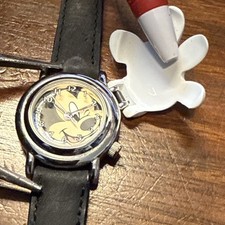 Vintage Disney Mickey Mouse Hand Over Face Watch MU0107 SII Japan Movt Very Good