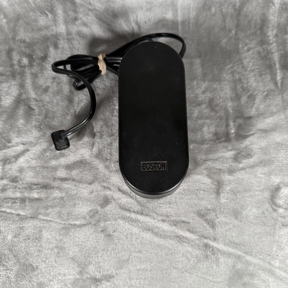 Boston black plastic electric pencil sharpener model 24 tested - Image 3 of 4