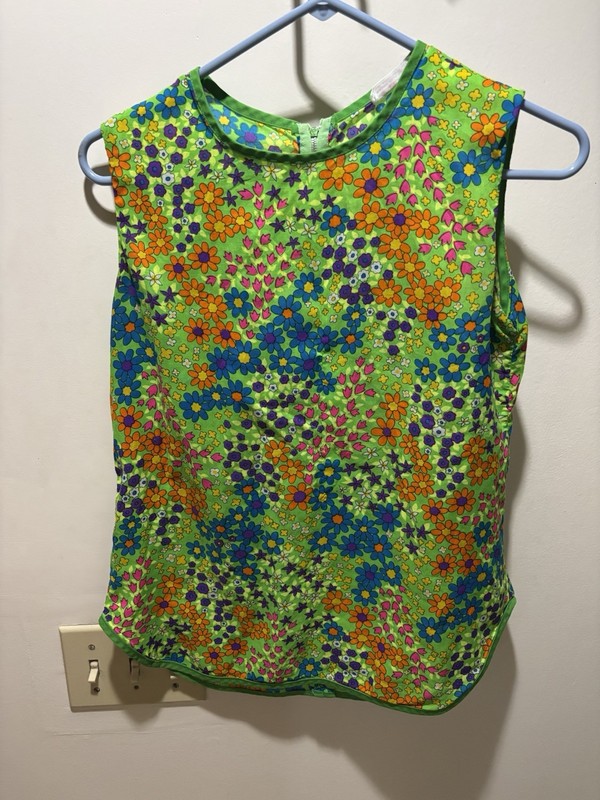 Vintage 70s Flower Power Tank