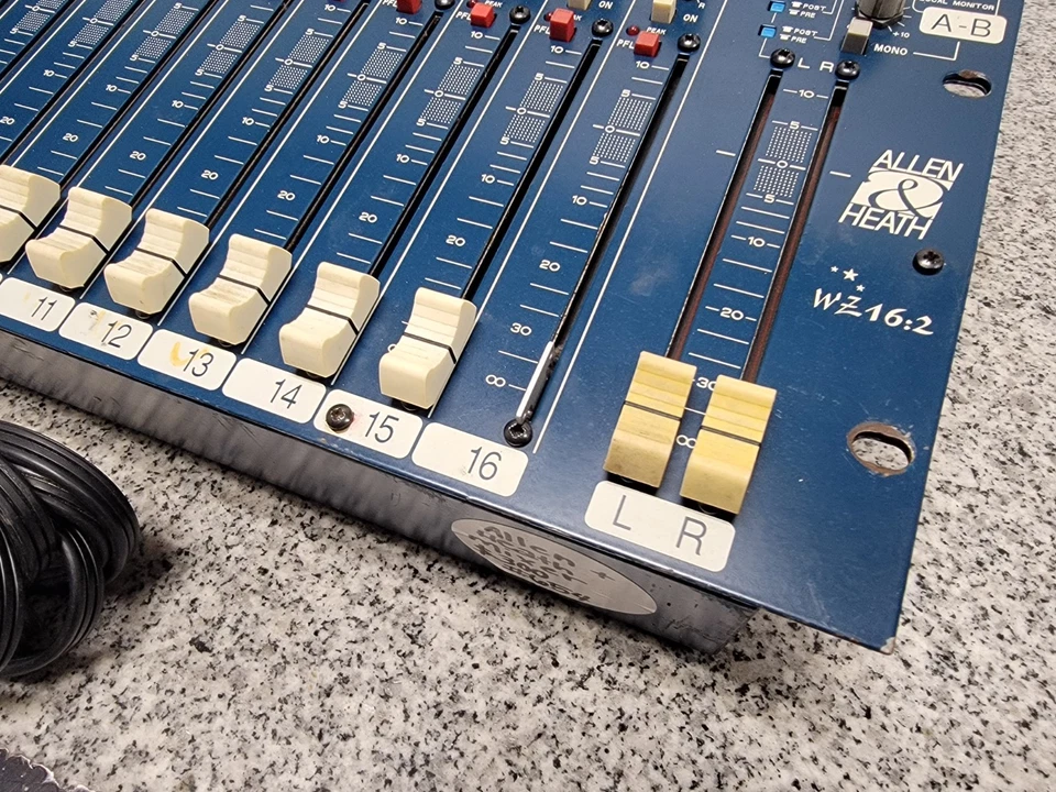 Allen & Heath MixWizard WZ 16:2 16 Input Mixer FOR PARTS - Image 4 of 4