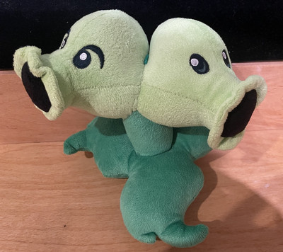 Plants vs Zombies PvZ Plush LINXIN SPLIT PEA WITH GREEN STRING