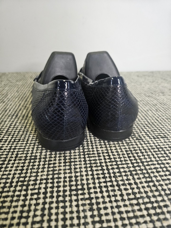 Clarks Ladies Blue Snake Patent Leather Loafers Flat Shoes Size 7 UK