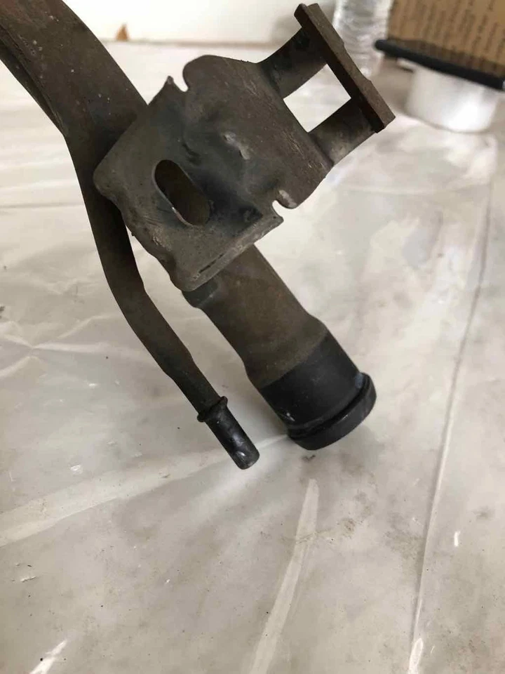 2004 - 2007 FORD TAURUS седан 3,0 л газовый топливный наполнитель горловина шланг трубопровод трубка OEM - Изображение 4 из 4