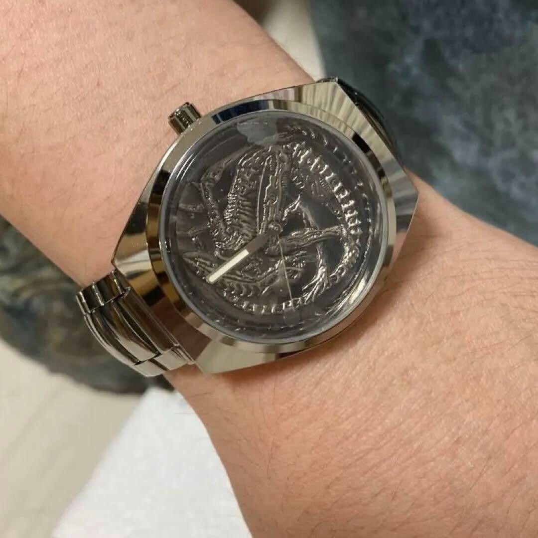 Fossil Alien Wristwatch & Egg Pottery Watch Case Limited Fossil Alien Wristwatch & Egg Pottery Watch Case Limited