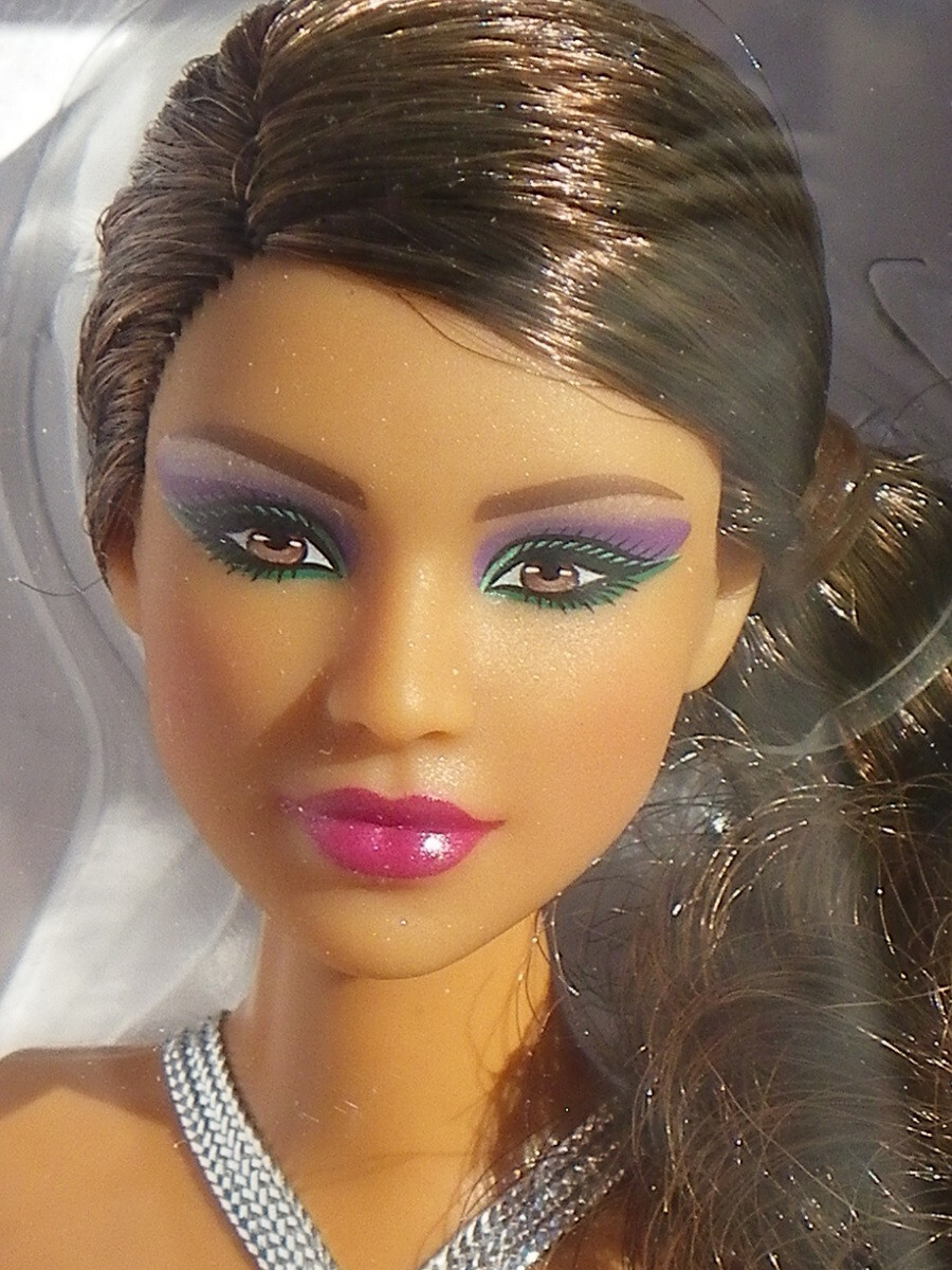 Barbie Extra 2021, Groupe de 5 poupées Fabriqué en Indonésie NRFB