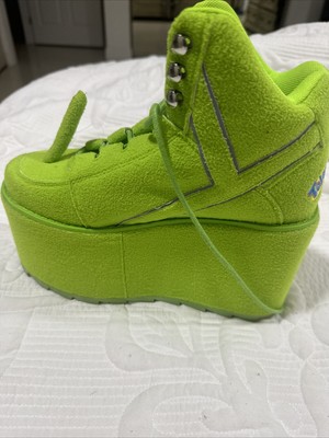 yru shoes size 8