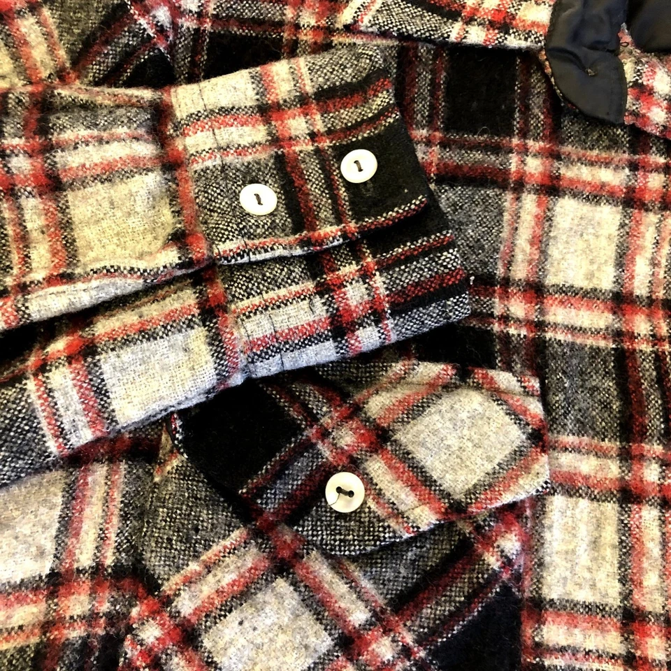 Camisa de Lana ROCKABILLY Franela a Cuadros Negra Roja Línea Dorada Años 60 De Colección M Foto 3 de 4