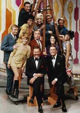 Rowan and Martins Laugh In Judy Carne Goldie Hawn  8x10 Glossy Photo