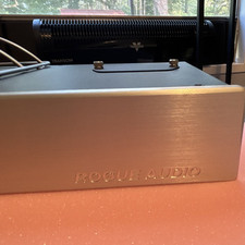 Rogue Audio MAGNUM 2-Channel Stereo Power Amplifier, 2 XLR, Banana Jacks
