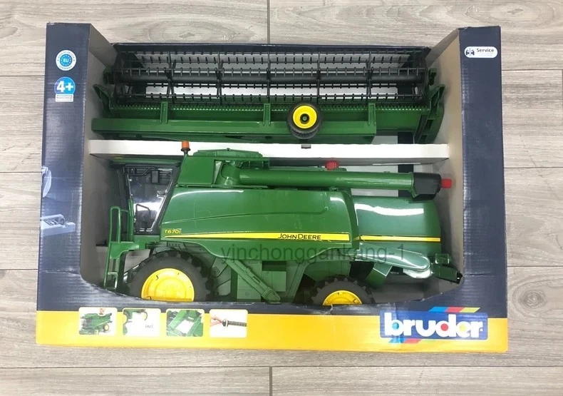 Bruder John Deere T670I Combine Harvester Model - Image 4 of 4