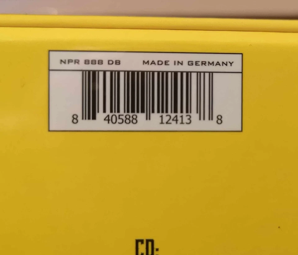 The New Roses – Nothing But Wild CD Boxset + 7" Single Flag plus chain Hard Rock - Bild 4 von 4