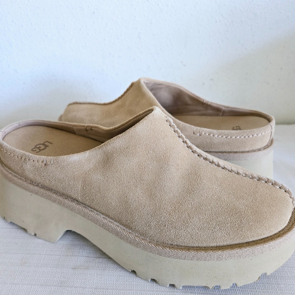 Women's UGG New Heights Clogs Size 10 Sand Slip-On Heeled Shoes NWOB 1152731