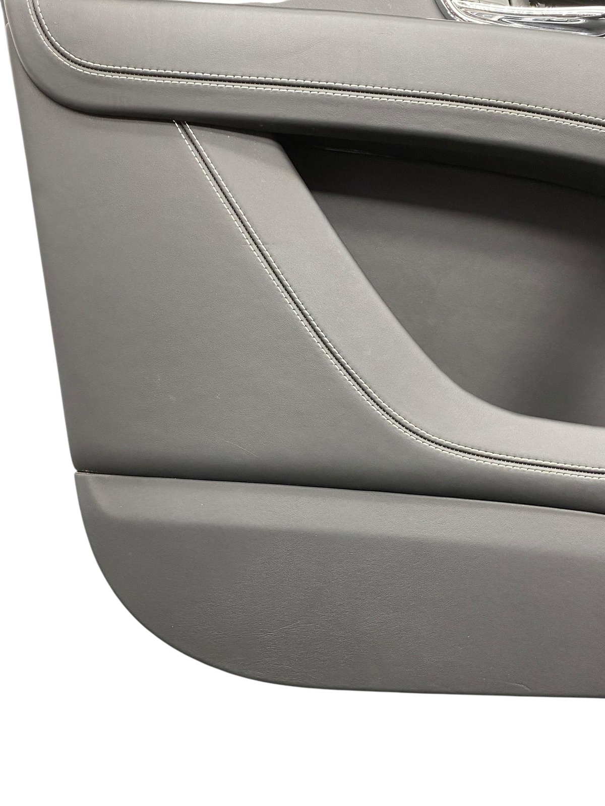 2016-2020 BENTLEY BENTAYGA OEM FRONT LEFT DOOR TRIM PANEL |BELUGA (BB) *SCRAPES*