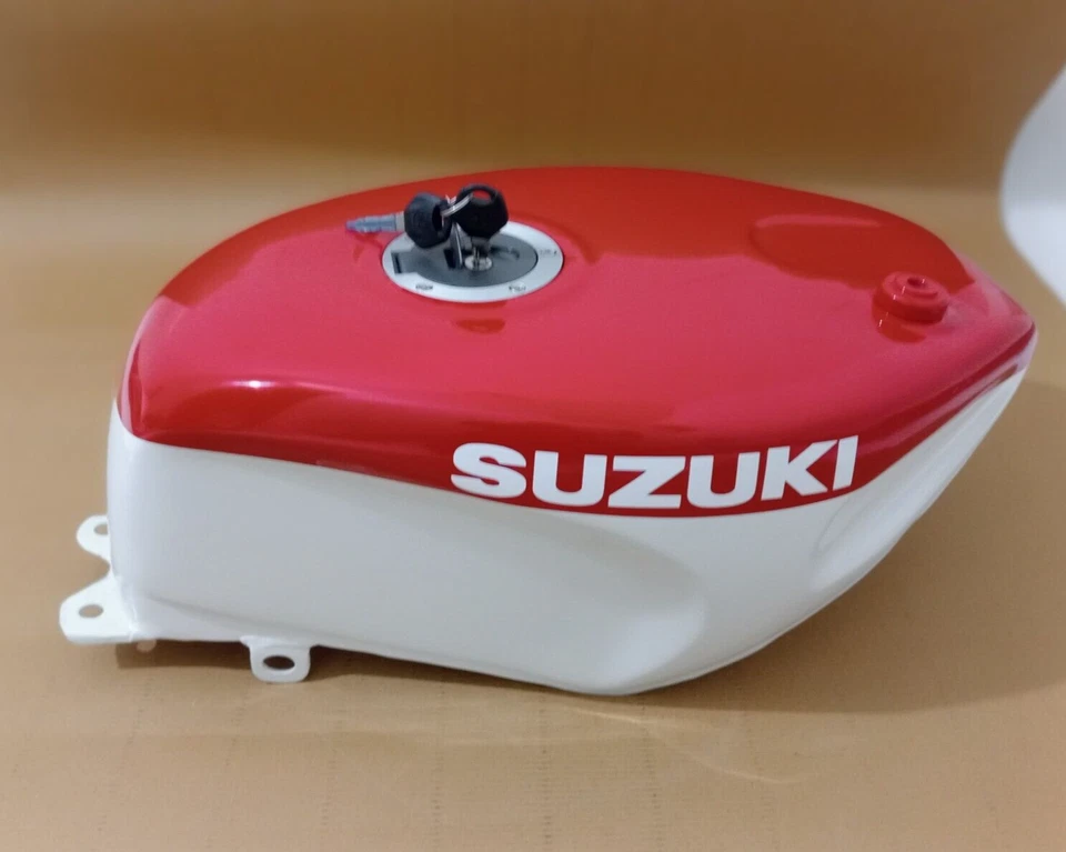 Suzuki RGV250 vj22 1991 -1994 Red & White Painted Steel Petrol Tank + Cap |Fit - Image 2 of 4