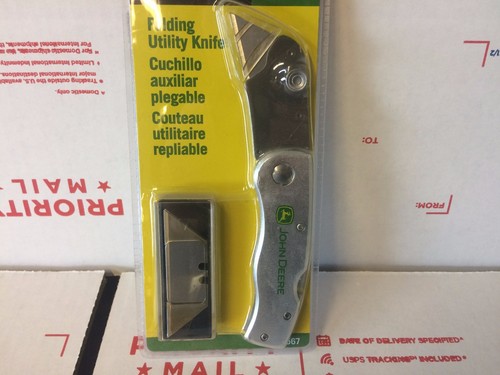 John Deere Folding Utility Knife w/ Extra Blades - TY26567 - Picture 2 of 3