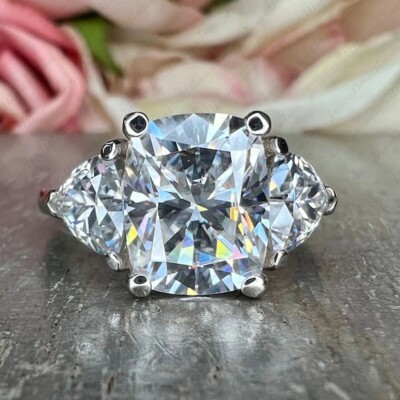 3,89 kt länglicher gepolsterter Moissanit 3 Steine Verlobungsring 14 K Weißgold über