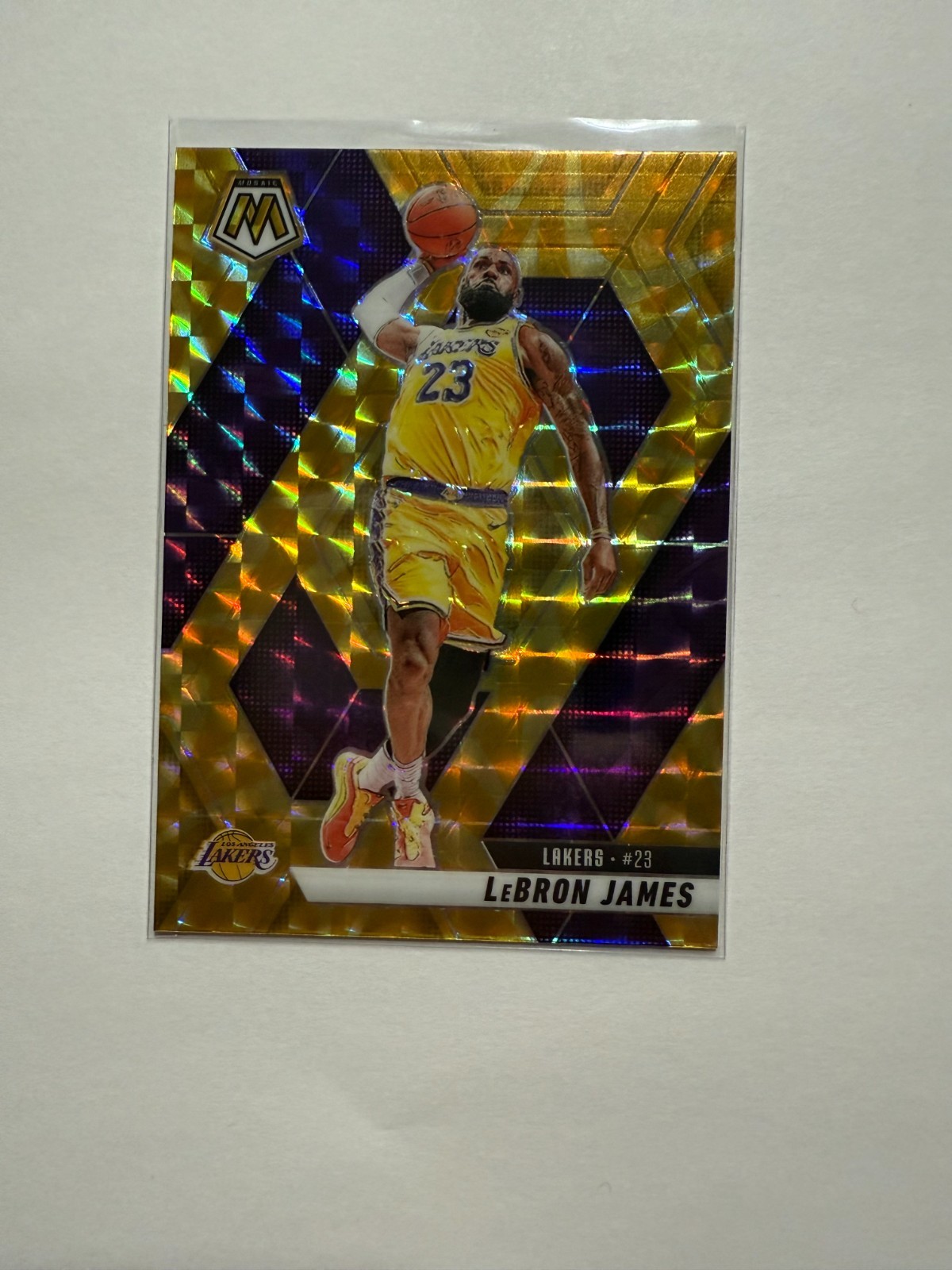 2024-25 Panini Mosaic Mosaic Reactive Yellow #180 LeBron James