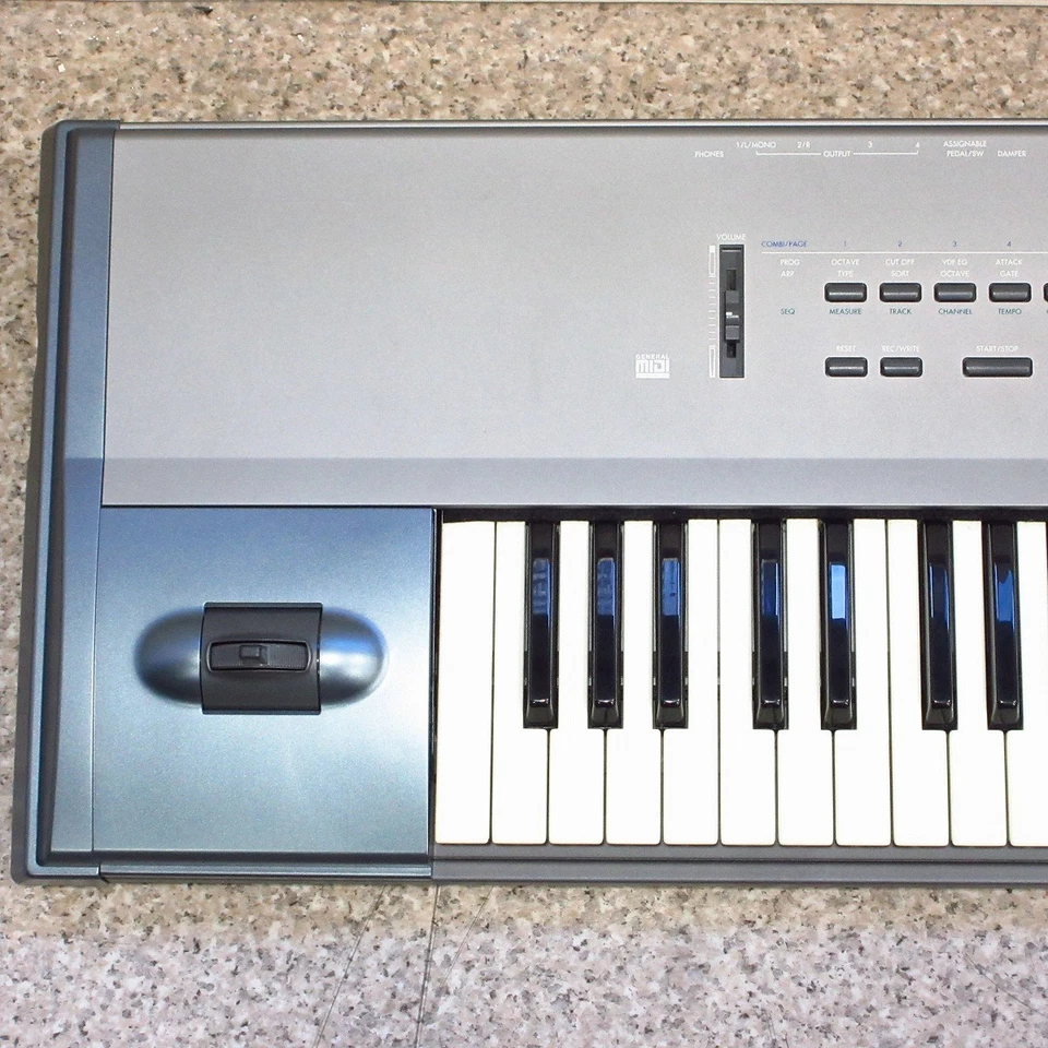 KORG N264 Keyboard Synthesizer 76-key PCM Synthesis Main Unit Used From Japan - Image 2 of 3