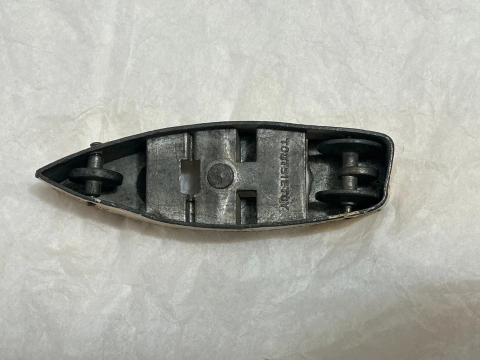 Vtg 1932 Mamie Uncle Willie Boat Tootsie Toy Diecast - RARE - Image 4 of 4