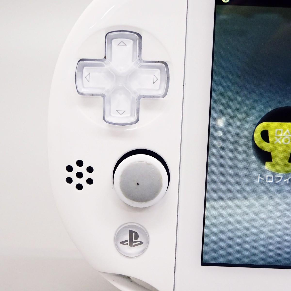 Sony Playstation PS Vita White PCH-2000 ZA12 Wi-Fi Model Console