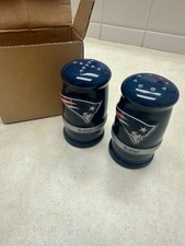 Patriots NFL Salt and Pepper Shakers Set NIB