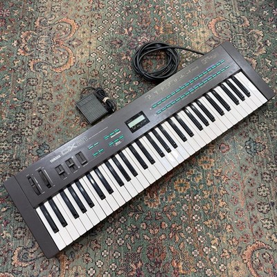 Vintage Yamaha DX-21 Digital Programmable Algorithm Synthesizer