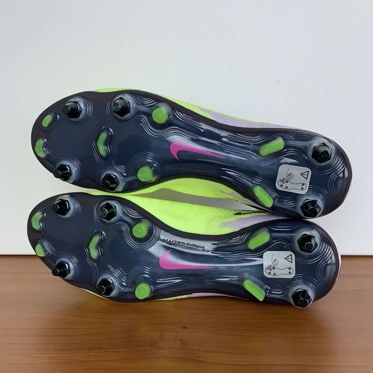 Nike Phantom GX Elite DF SG-Pro P Soccer Cleats Barely Volt FD0262