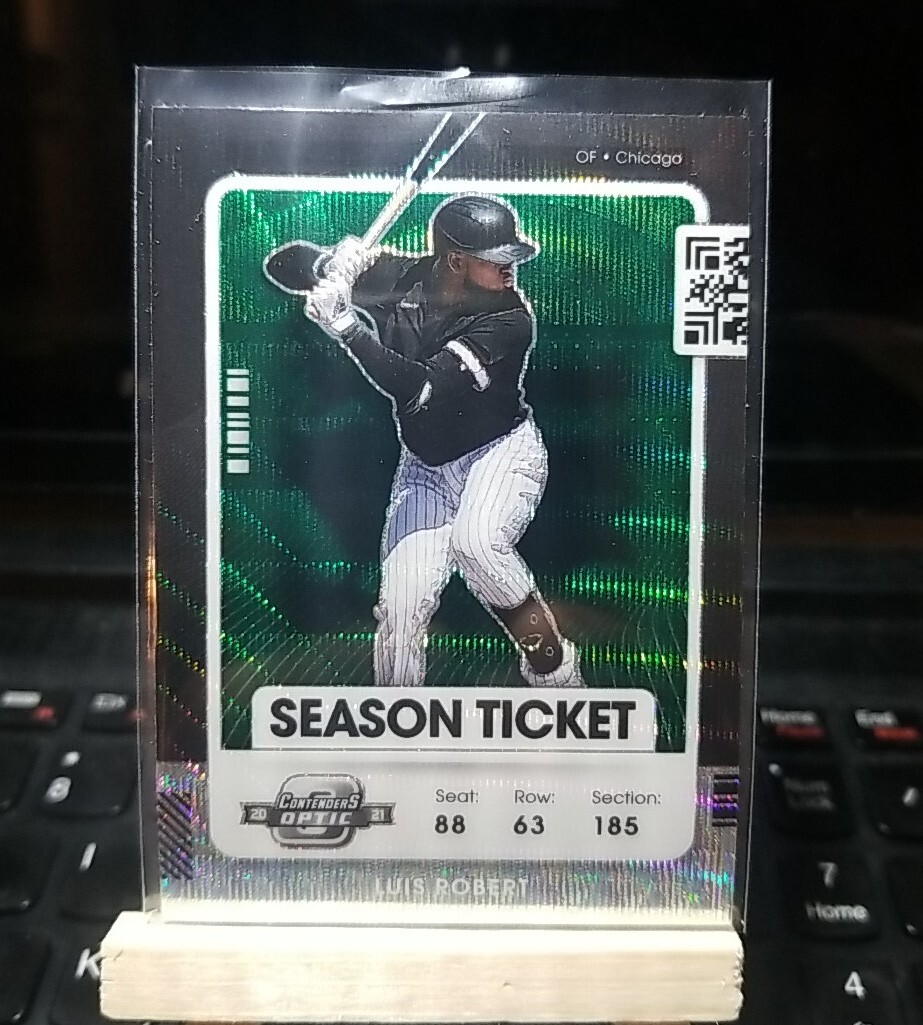 2021 Panini Contenders Luis Robert Green Wave #70
