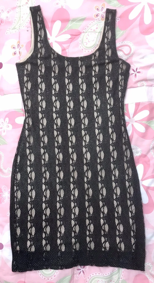 Mini vestido SOPRANO de renda náilon preto e bronzeado tamanho M - Imagem 2 de 4