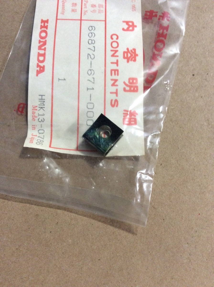 在庫確認8 1980-1987 HONDA GL1200 GL 1200 INSTRUMENT PANEL NUT OEM NOS 66872