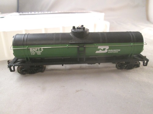 Coche cisterna Walthers 931-1440 Fuel Tender 19K 62’ #BNFT 5 HO Burlington Northern gd | Zustand: New