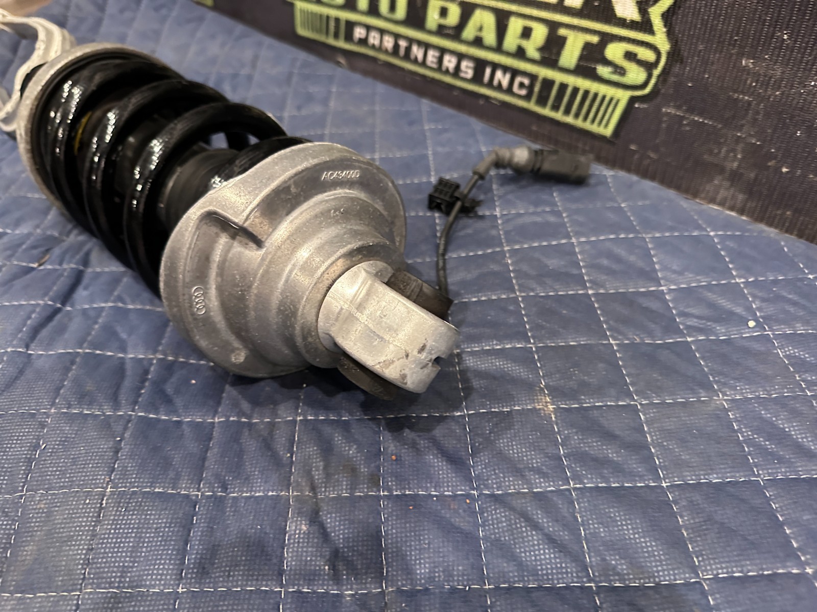 2017 2018 AUDI R8 PLUS FRONT RIGHT SUSPENSION SHOCK ABSORBER STRUT 4S0 412 019 S