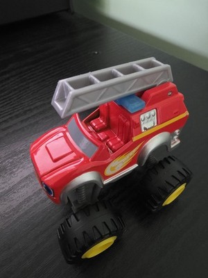 【中古】 Blaze　＆　blade～busters Blaze & The Monster Machine Axle City Firefighter Fisher Price
