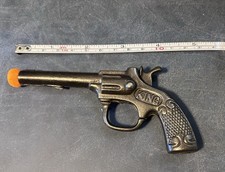 VINTAGE 100 YEAR OLD CAP GUN KING 4.5” CAST IRON, WORKS!