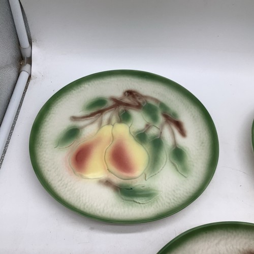 Ceramic Fruit Plates 9” Peaches Pears Grapes Handmade? Good Condition - Picture 5 of 9
