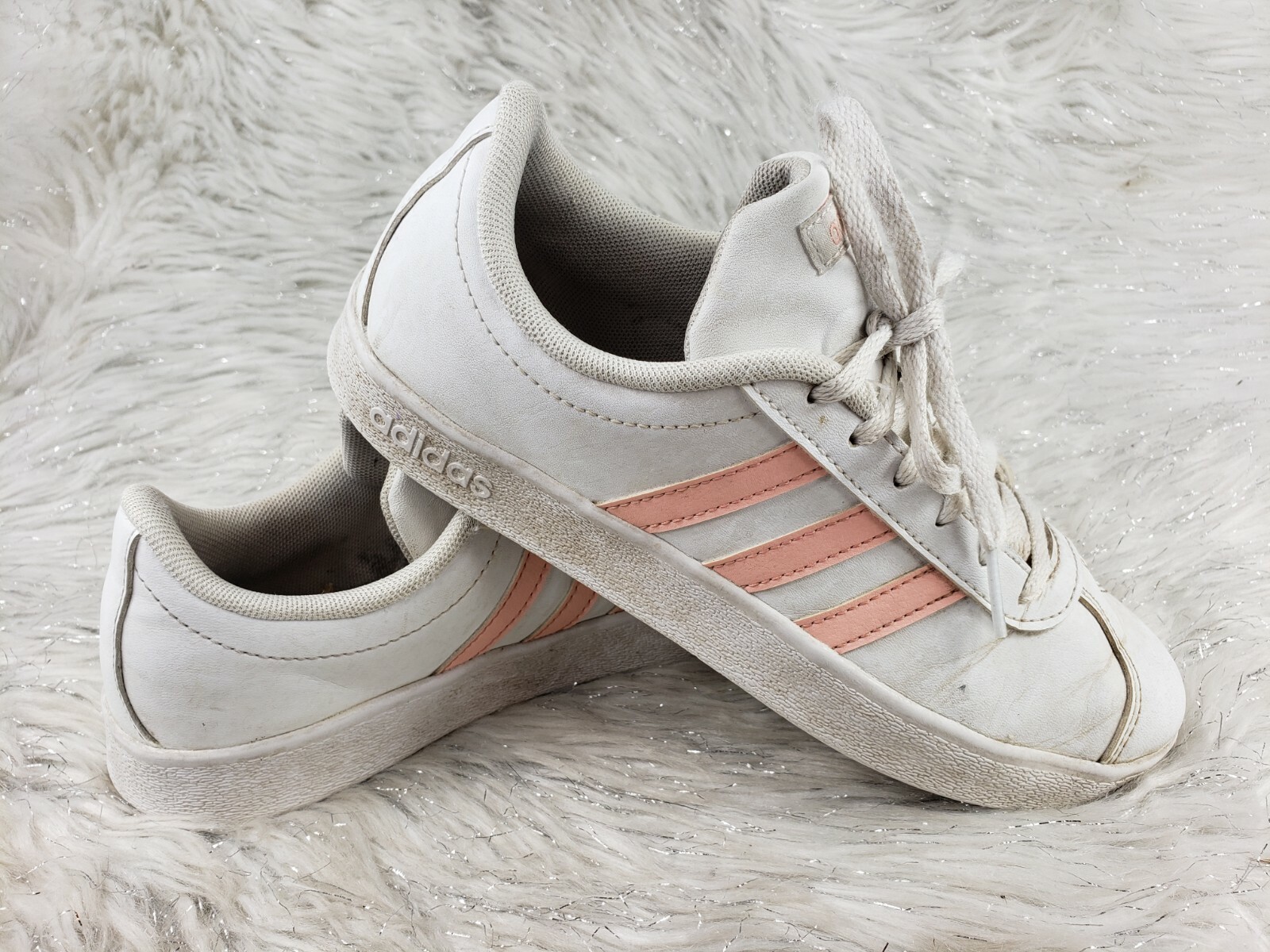 ADIDAS White Pink Leather Sneakers Girls Size 3 Style EE6901 ADIDAS White Pink Leather Sneakers Girls Size 3 Style EE6901