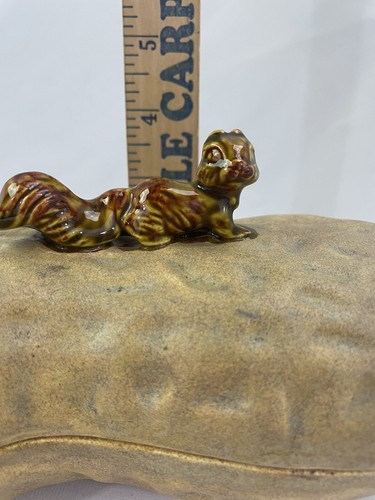 Vintage Ceramic Peanut Shaped Dish & lid With Squirrel. Great For Nuts Or Candy! - Picture 11 of 11